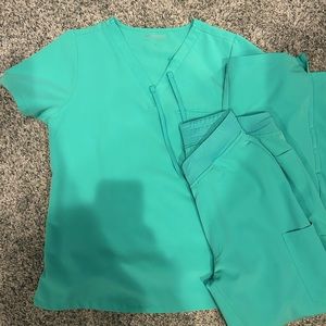 Mandala women’s scrubs size medium